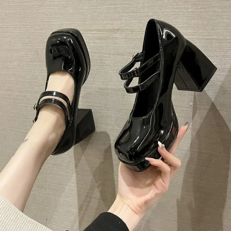 2025년 신상 래커 가죽 여성용 더블 버튼 두꺼운 굽 - Women Fashion Trend 2025 리뷰 및 가격