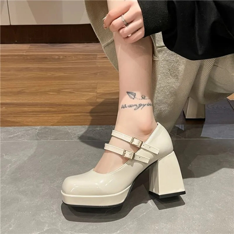 2025년 신상 래커 가죽 여성용 더블 버튼 두꺼운 굽 - Women Fashion Trend 2025 리뷰 및 가격